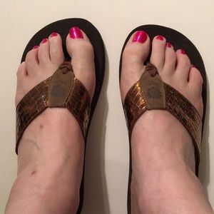 Yellow Box thong sandals